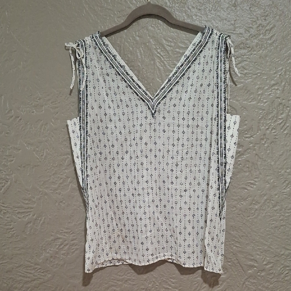 LOFT Wome's White and Black Sleeveless Blouse Size M - Picture 1 of 8